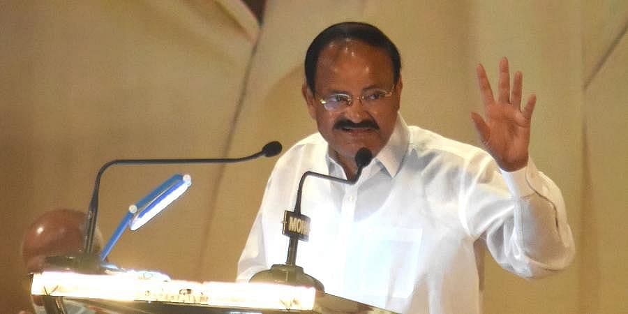 ಉಪರಾಷ್ಟ್ರಪತಿ ವೆಂಕಯ್ಯ ನಾಯ್ಡು: ಬಾಲನಟನಾಗಿ ಚಿತ್ರರಂಗಕ್ಕೆ ಪಾದಾರ್ಪಣೆ ಮಾಡಿದ ಪುನೀತ್ ಕಲಾವಿದನಾಗಿ, ಗಾಯಕನಾಗಿ ಅಪ್ರತಿಮ ಸಾಧನೆ ತೋರಿದವರು. ಅವರು ಬಹುಮುಖ ಪ್ರತಿಭೆ.
