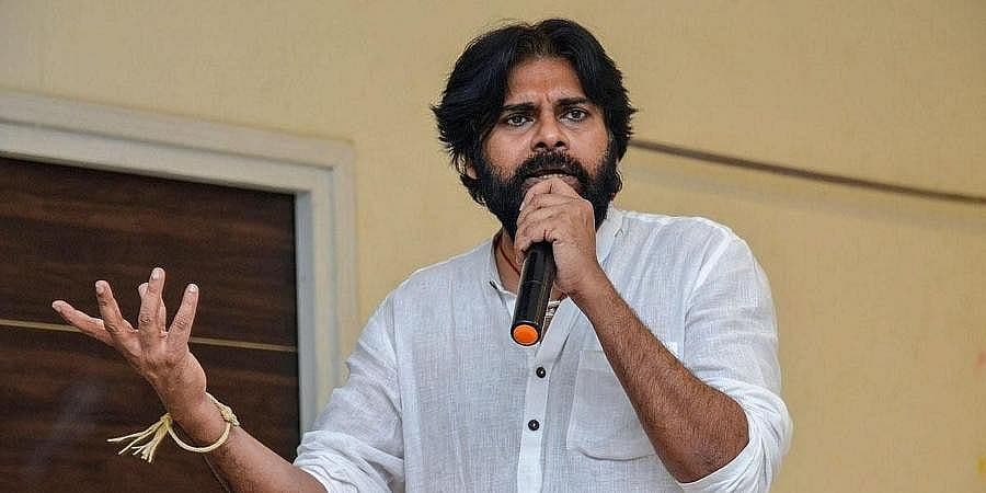 ಟಾಲಿವುಡ್ ನಟ ಪವನ್ ಕಲ್ಯಾಣ್: ಪುನೀತ್ ಬಾಲ ನಟರಾಗಿ ಅಭಿನಯಿಸಿದ್ದ ಬೆಟ್ಟದ ಹೂ ಸಿನಿಮಾ ನೋಡಿದಾಗಿನಿಂದ ಅವರು ನನಗೆ ಪ್ರೀತಿ ಪಾತ್ರರು. ಇಷ್ಟು ಬೇಗನೆ ನಿಧನರಾಗಿರುವುದು ದುರಾದೃಷ್ಟ.