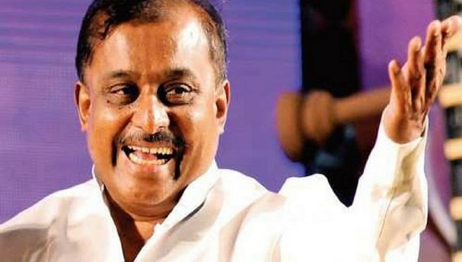ಪೇಜಾವರ ಶ್ರೀಗಳ ಕುರಿತ ಹೇಳಿಕೆ: ಹಂಸಲೇಖ ವಿರುದ್ಧ ಹನುಮಂತ ನಗರ ಪೊಲೀಸ್ ಠಾಣೆಯಲ್ಲಿ ದೂರು