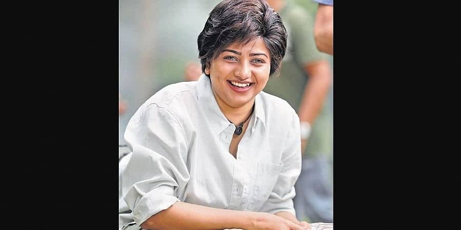 'ಶಬರಿ ಸರ್ಚಿಂಗ್ ಫಾರ್ ರಾವಣ' ಪೋಸ್ಟರ್ ರಿವೀಲ್: ಹೊಸ ಗೆಟಪ್ ನಲ್ಲಿ ಗುಳಿಕೆನ್ನೆ ಬೆಡಗಿ ರಚಿತಾ ರಾಮ್!
