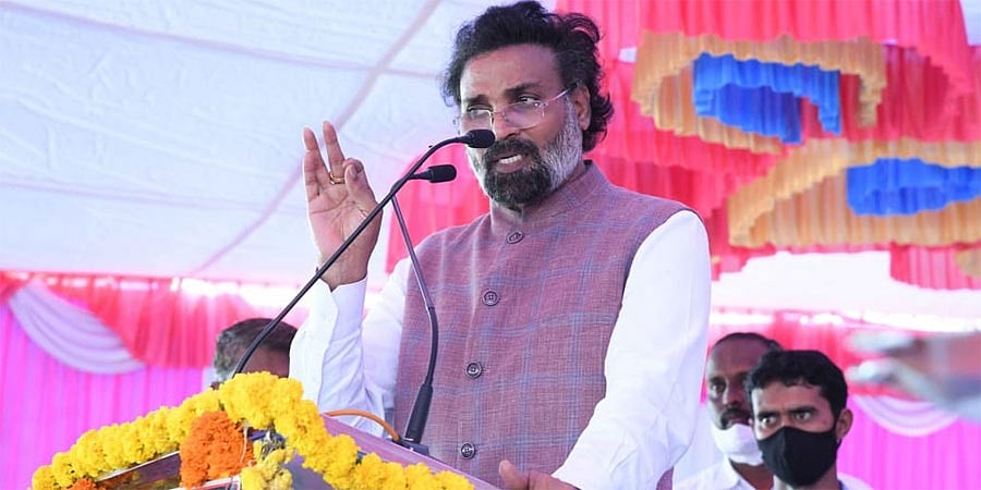 ಸಿದ್ದರಾಮಯ್ಯ ಮತ್ತೆ ಸಿಎಂ ಆಗಬೇಕು ಎಂದು ಆಸೆ ಪಡುವ ವ್ಯಕ್ತಿಗಳಲ್ಲಿ ನಾನೂ ಒಬ್ಬ: ಶ್ರೀರಾಮುಲು