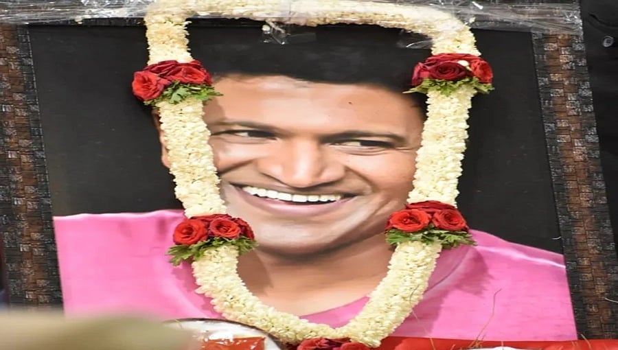 'ಪುನೀತ್ ಅವರನ್ನು ರಾಜಕೀಯಕ್ಕೆ ಕರೆತರಲು ಪ್ರಯತ್ನಿಸಿದ್ದೆವು: ತಂದೆಯ ಹಾದಿ ಬಿಡುವುದಿಲ್ಲ ಎಂದು ದೂರವೇ ಉಳಿದಿದ್ದರು!'