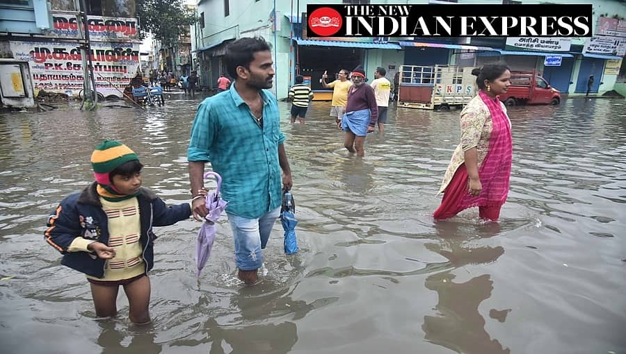 ಚೆನ್ನೈ ಮಳೆಗೆ ತತ್ತರ: 500ಕ್ಕೂ ಹೆಚ್ಚು ರಸ್ತೆಗಳು ಜಲಾವೃತ, ನಾಗರಿಕ ಸಹಾಯವಾಣಿಗೆ 3,800ಕ್ಕೂ ಹೆಚ್ಚು ದೂರುಗಳು!
