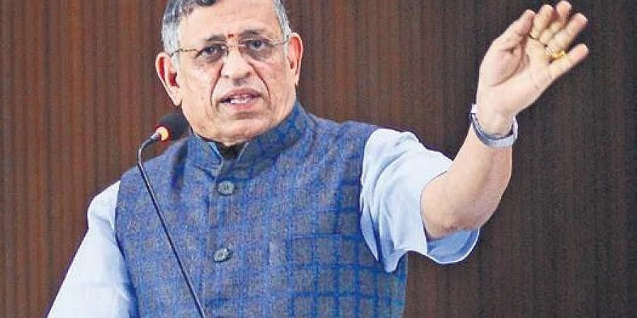 ಸಾಮಾಜಿಕ ಜಾಲತಾಣ ಅರಾಜಕ; ಸಂಪೂರ್ಣವಾಗಿ ನಿಷೇಧಿಸಬೇಕು: ತುಗ್ಲಕ್ ಸಂಪಾದಕ ಎಸ್ ಗುರುಮೂರ್ತಿ