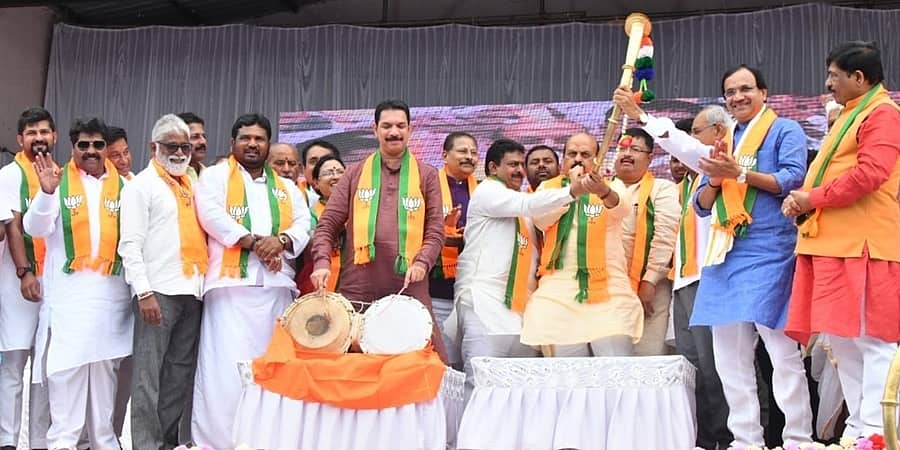 ಬಿಜೆಪಿ ನಾಯಕರ 'ಜನಸ್ವರಾಜ್ ಯಾತ್ರೆ'ಗೆ ಮುಖ್ಯಮಂತ್ರಿ ಬೊಮ್ಮಾಯಿ ಚಾಲನೆ, ನಾಲ್ಕು ತಂಡಗಳಾಗಿ ರಾಜ್ಯ ಪ್ರವಾಸ
