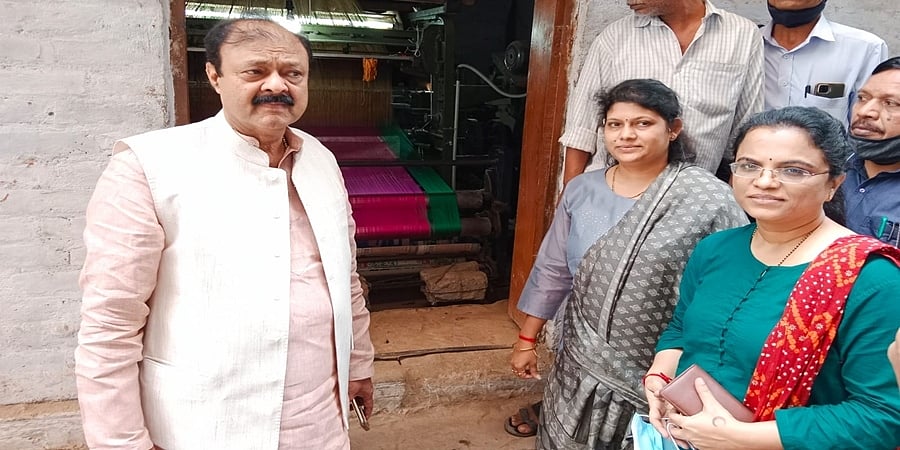 ಡಿಸೆಂಬರ್ ಅಂತ್ಯಕ್ಕೆ ವಾರಣಾಸಿಯಲ್ಲಿ ಕರ್ನಾಟಕ ರೇಷ್ಮೆ ಮಾರುಕಟ್ಟೆ ಕಾರ್ಯಾರಂಭ- ಸಚಿವ ಡಾ. ನಾರಾಯಣಗೌಡ