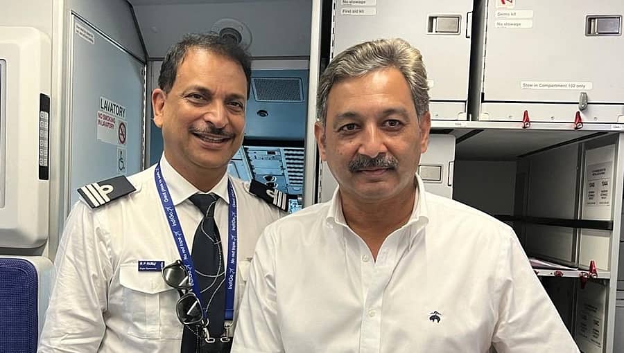ಪೋರ್ಟ್ ಬ್ಲೇರ್ ನಿಂದ ಬೆಂಗಳೂರಿಗೆ: ವಿಮಾನದ ಕಾಕ್ ಪಿಟ್ ನಲ್ಲಿ ಸಮವಸ್ತ್ರ ಧರಿಸಿ ಕುಳಿತಿದ್ದವರು ಸಂಸದ ರಾಜೀವ್ ಪ್ರತಾಪ್ ರೂಡಿ!