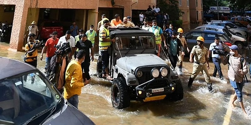ಯಲಹಂಕದ ಜಲಾವೃತ ಕೇಂದ್ರೀಯ ವಿಹಾರ ವಸತಿ ಸಮುಚ್ಛಯ, JNCASR ಗೆ ಸಿಎಂ ಬೊಮ್ಮಾಯಿ ಭೇಟಿ ಪರಿಶೀಲನೆ, Photo Gallery