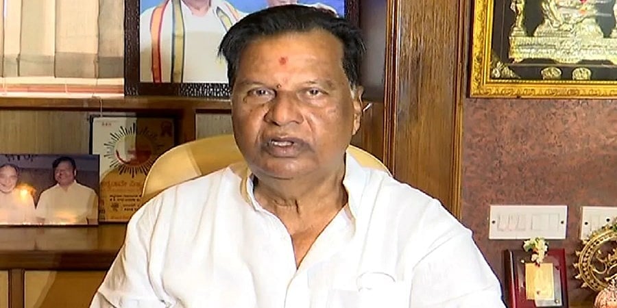 JDS ಸೇರಿದ ಒಂದೇ ದಿನದಲ್ಲಿ ಸಿದ್ದರಾಮಯ್ಯ ಆಪ್ತ ಮಂಜೇಗೌಡಗೆ ಪರಿಷತ್ ಟಿಕೆಟ್; ಹಾಲಿ ಸದಸ್ಯ ಸಂದೇಶ್ ನಾಗರಾಜ್ ಗೆ ಮುಖಭಂಗ