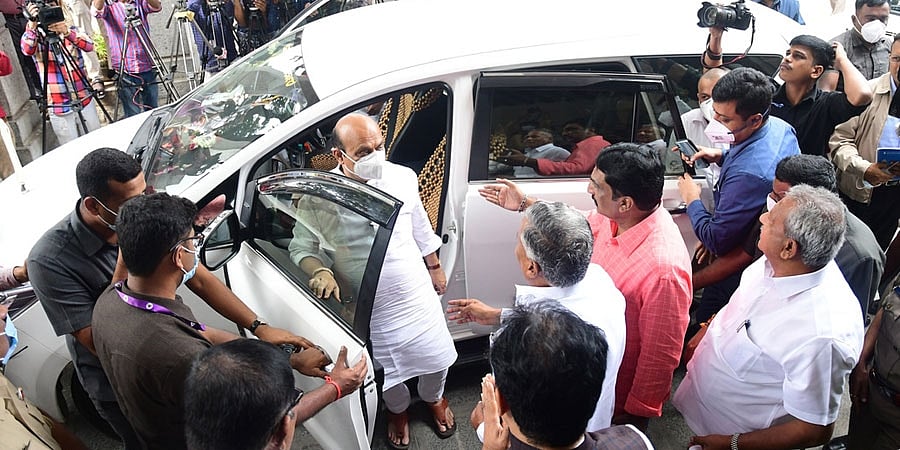 ಬೆಂಗಳೂರು: ಹೊರಮಾವು ವಾರ್ಡ್ನ ಮಳೆ ಹಾನಿ ಪ್ರದೇಶಗಳಿಗೆ ಸಿಎಂ ಭೇಟಿ