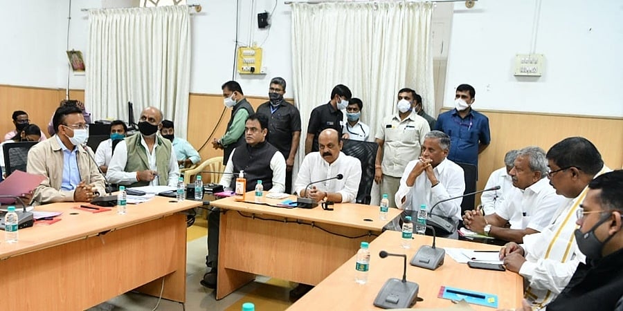 ಬಿಬಿಎಂಪಿಯಲ್ಲಿ ಸಿಎಂ ಸಭೆ: ಜನವರಿ ಅಂತ್ಯಕ್ಕೆ 30 ಕಿ.ಮೀ ರಾಜಕಾಲುವೆ ಕಾಮಗಾರಿ ಪೂರ್ಣಗೊಳಿಸಲು ಸೂಚನೆ