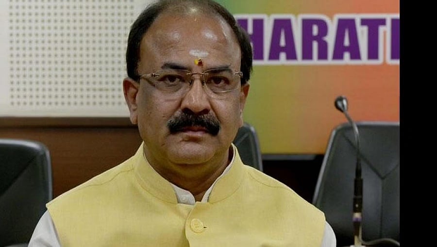 ಪಕ್ಷ ತೊರೆದು ಜೆಡಿಎಸ್ ಬಾಗಿಲು ಬಡಿದಿದ್ದ ಯಡಿಯೂರಪ್ಪ ಮತ್ತೇಕೆ ಬಿಜೆಪಿಗೆ ಮರಳಿದರು? ಲಿಂಬಾವಳಿ ಅಸಮಾಧಾನ