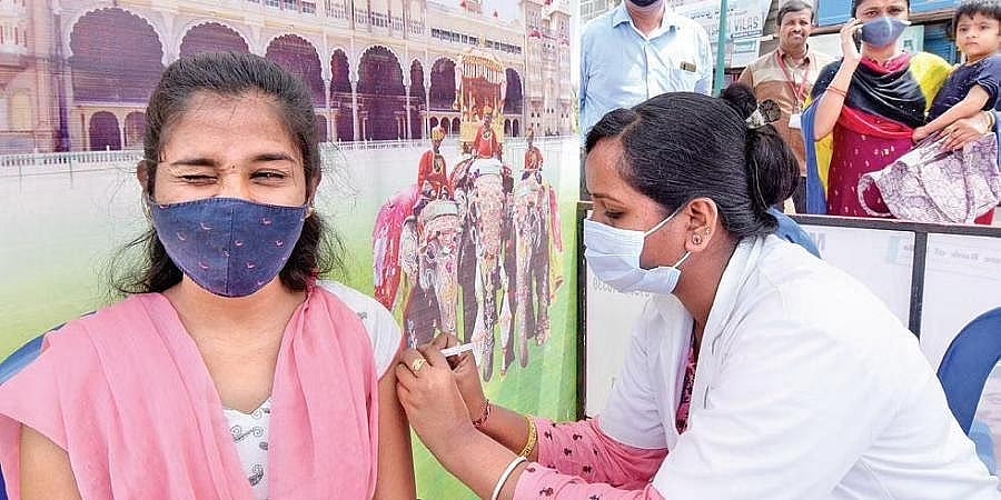 ರಾಜ್ಯ, ಕೇಂದ್ರಾಡಳಿತ ಪ್ರದೇಶಗಳಿಗೆ 135 ಕೋಟಿ ಡೋಸ್ ಕೋವಿಡ್ ಲಸಿಕೆ ವಿತರಿಸಲಾಗಿದೆ: ಕೇಂದ್ರ ಸರ್ಕಾರ