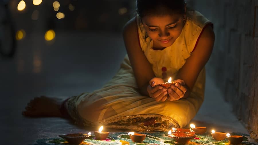 ದೀಪಾವಳಿ ಎಂದರೆ ದೀಪಗಳ ಸಾಲು, ತೈಲಾಭ್ಯಂಜನ, ಭಾವ ಬಿದಿಗೆ