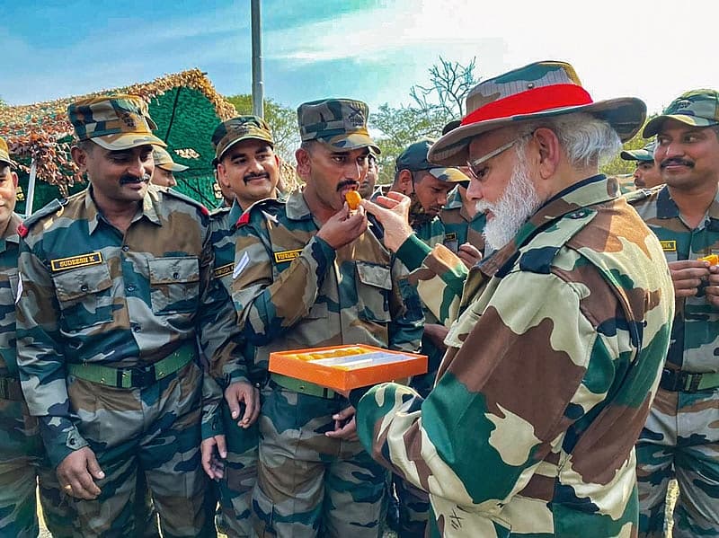 modi-diwali-Soldiers02
