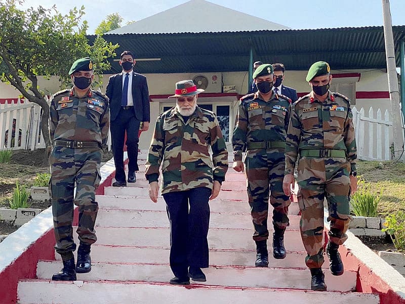 ದೇಶದ ಮಹಿಳೆಯರಿಗೆ ಕೂಡ ಭಾರತೀಯ ಸೇನೆಯಲ್ಲಿ ಸೇವೆ ಸಲ್ಲಿಸಲು ಅವಕಾಶ ನೀಡಲಾಗಿದೆ. ನಮ್ಮ ದೇಶದ ಹೆಣ್ಣುಮಕ್ಕಳು ತಮ್ಮ ಸಾಮರ್ಥ್ಯವೇನೆಂದು ಜಗತ್ತಿಗೆ ಮತ್ತೊಮ್ಮೆ ಸಾಬೀತುಪಡಿಸುವ ಸಮಯ ಬಂದಿದೆ ಎಂದು ಹೇಳಿದರು.