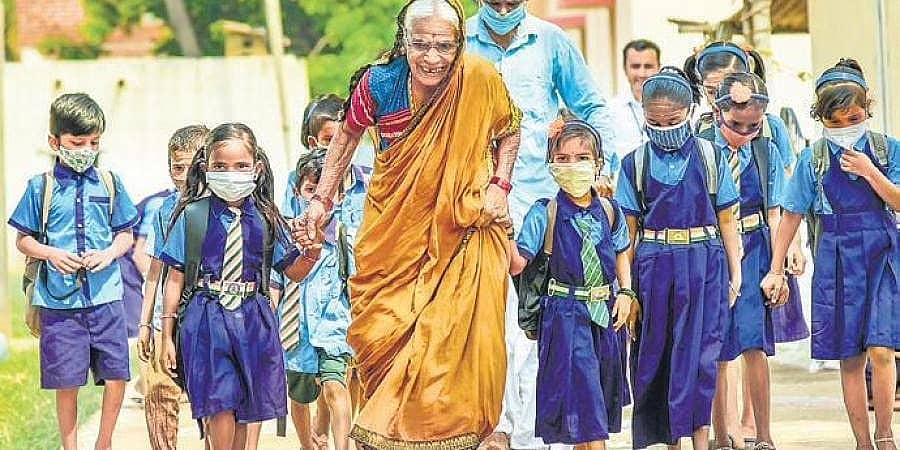 ಶಾಲೆಗಳು ಕೋವಿಡ್ ಕ್ಲಸ್ಟರ್‌ ಹೊಂದಿರುತ್ತವೆ, ಆದರೆ ಆತಂಕಬೇಡ: ತಜ್ಞರ ಸಲಹೆ