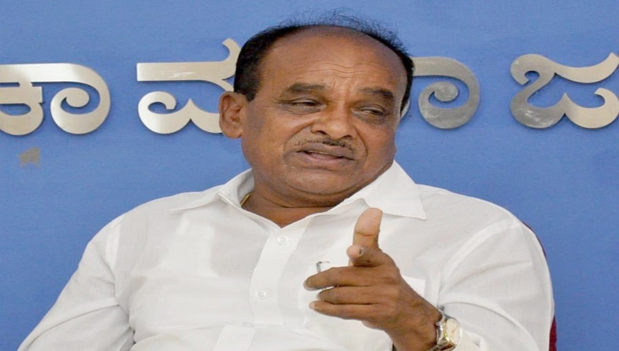 'ಬಾದಾಮಿ' ಬೇಡ ಇಲ್ಲಿ ಬನ್ನಿ, ನಿಮಗಾಗಿ ನಾನು ಸೀಟು ಬಿಡ್ತೀನಿ: 'ಸಿದ್ದು' ಗಾಗಿ ' ಕ್ಷೇತ್ರ ತ್ಯಾಗ'ಕ್ಕೆ ಮುಂದಾದ ಪುಟ್ಟರಂಗಶೆಟ್ಟಿ!