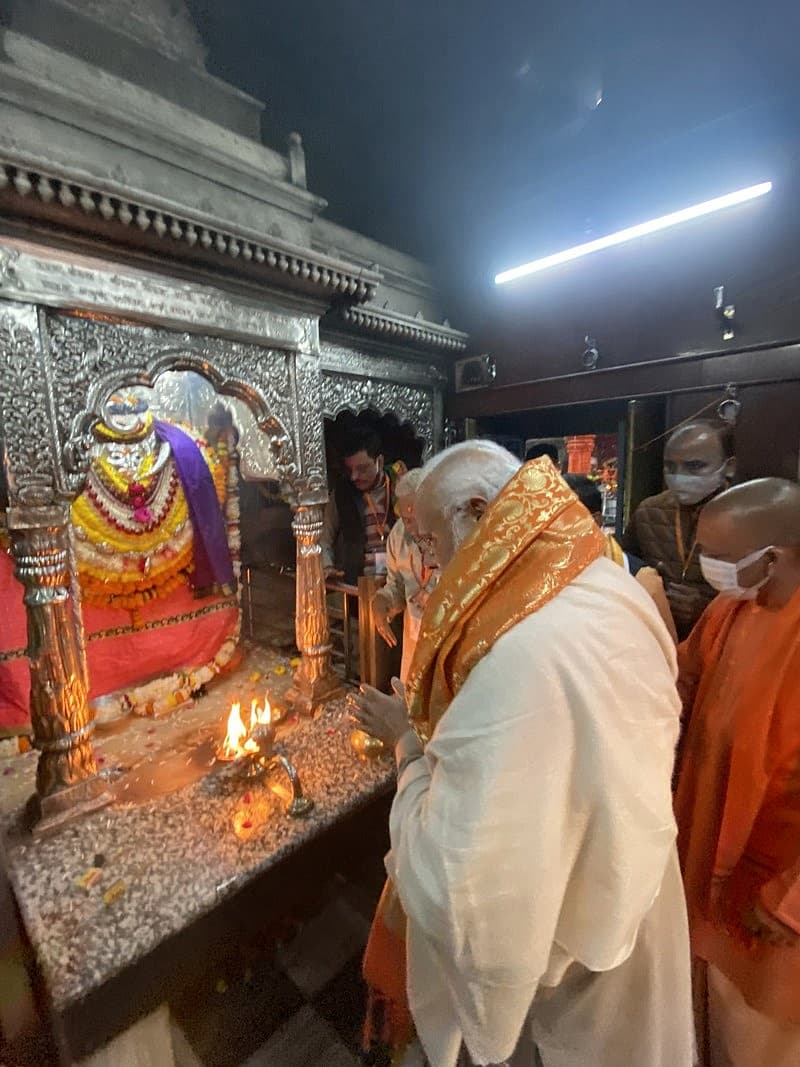 ವಾರಣಾಸಿಯ ಕಾಲ ಭೈರವ ದೇವಸ್ಥಾನದಲ್ಲಿ ಪೂಜೆ ಸಲ್ಲಿಸಿದ ಪ್ರಧಾನಿ