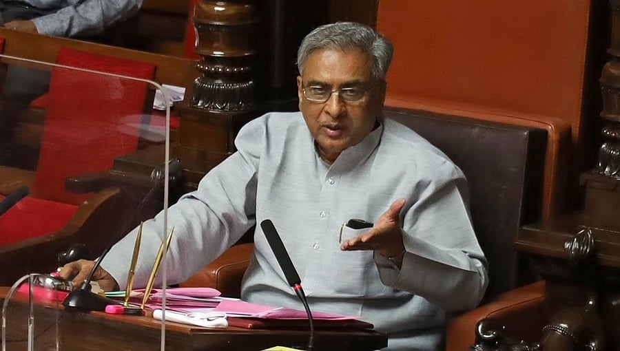 ಚಳಿಗಾಲದ ಅಧಿವೇಶನ: ಸಭಾಪತಿ ಆದೇಶ ಉಲ್ಲಂಘಿಸಿದ ವಿಧಾನ ಪರಿಷತ್ ನ 14 ಕಾಂಗ್ರೆಸ್ ಸದಸ್ಯರ ಅಮಾನತು
