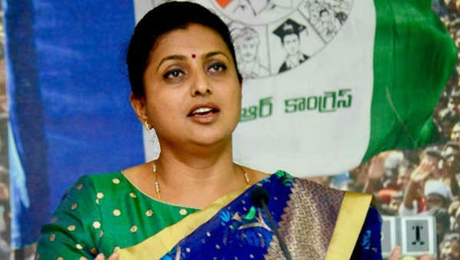 ನಟಿ ರೋಜಾ ಪ್ರಯಾಣಿಸುತ್ತಿದ್ದ ವಿಮಾನದಲ್ಲಿ ತಾಂತ್ರಿಕ ದೋಷ: ಬೆಂಗಳೂರಿನಲ್ಲಿ ತುರ್ತು ಲ್ಯಾಂಡಿಂಗ್; ತಪ್ಪಿದ ಭಾರೀ ದುರಂತ