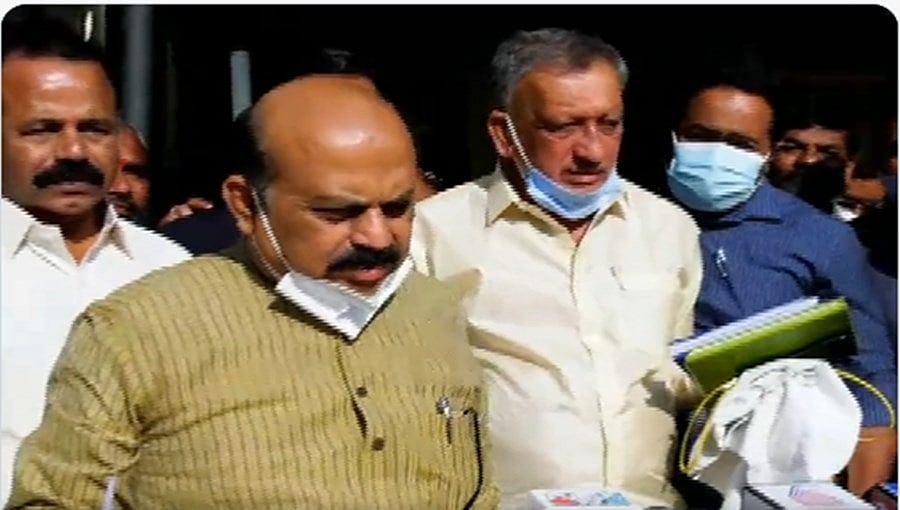 ಹೊಸ ವರ್ಷಾಚರಣೆಗೆ ನಿರ್ಬಂಧ: ಹೊಸ ಮಾರ್ಗಸೂಚಿ ಪ್ರಕಟಿಸಿದ ಸಿಎಂ ಬಸವರಾಜ ಬೊಮ್ಮಾಯಿ