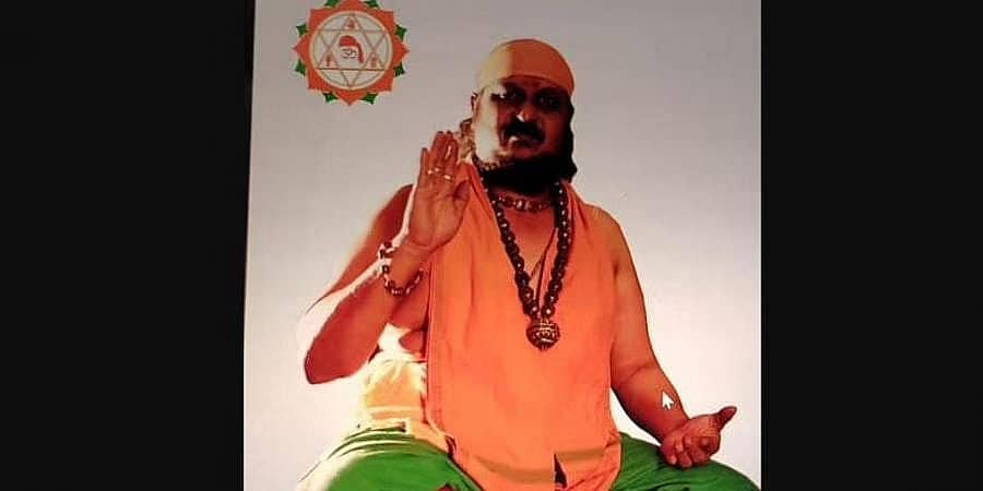 ಚೆನ್ನೈ: ಪತ್ನಿ ನೆರವಿನಿಂದ ಬಾಲಕಿ ಮೇಲೆ ಅತ್ಯಾಚಾರ ಎಸಗಿ ಗರ್ಭಿಣಿ ಮಾಡಿದ ದೇವಮಾನವನ ಬಂಧನ