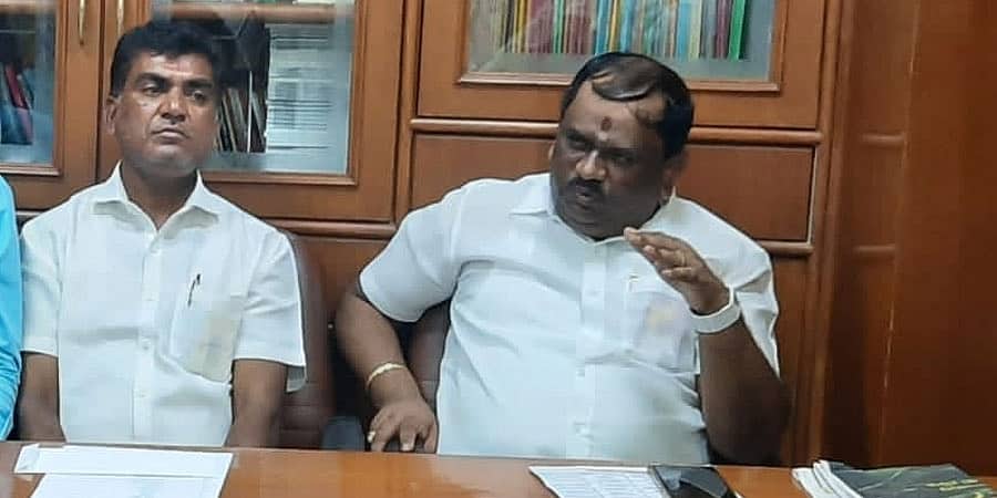 ಕರ್ನಾಟಕ ಬಂದ್ ಗೆ ಬೆಂಬಲವಿಲ್ಲ; ಕಾರ್ಯಕರ್ತರ ಬಂಧನ ವಿರೋಧಿಸಿ ರಾಜಭವನ ಮುತ್ತಿಗೆ: ಕರವೇ ಅಧ್ಯಕ್ಷ ನಾರಾಯಣಗೌಡ