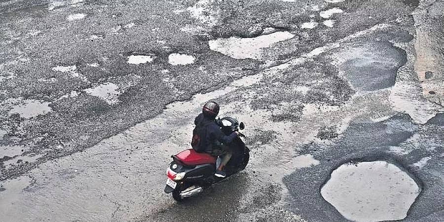 ರಸ್ತೆ ಕಾಮಗಾರಿ ವಿಳಂಬಕ್ಕೆ ಸಿಬ್ಬಂದಿಗಳ ಕೊರತೆ ಕಾರಣ: ಬಿಬಿಎಂಪಿ