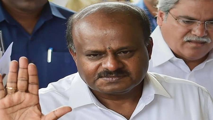 'ಕಟುಕರ ಕೈಯ್ಯಲ್ಲಿ ಕನ್ನಡ ಸಿಕ್ಕಿಕೊಂಡಿದೆ, ಕನ್ನಡಿಗರ ಬಗ್ಗೆ ಈ ಕಠಿಣತೆ ಏಕೆ?': ಎಚ್.ಡಿ. ಕುಮಾರಸ್ವಾಮಿ ಆಕ್ರೋಶ