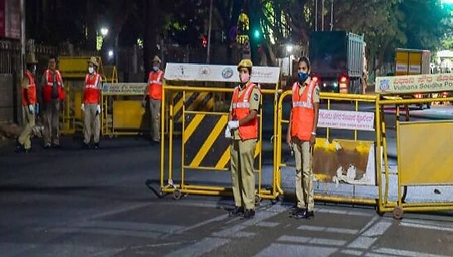 ಹೊಸ ವರ್ಷಾಚರಣೆ ಮೇಲೆ 'ಓಮಿಕ್ರಾನ್' ಕರಿನೆರಳು: ಇಂದು ಸಂಜೆ 6 ರಿಂದ ನಾಳೆ ಮುಂಜಾನೆ 5 ರವರೆಗೆ ನಗರದಲ್ಲಿ ಕಟ್ಟುನಿಟ್ಟಿನ ನಿರ್ಬಂಧ ಜಾರಿ