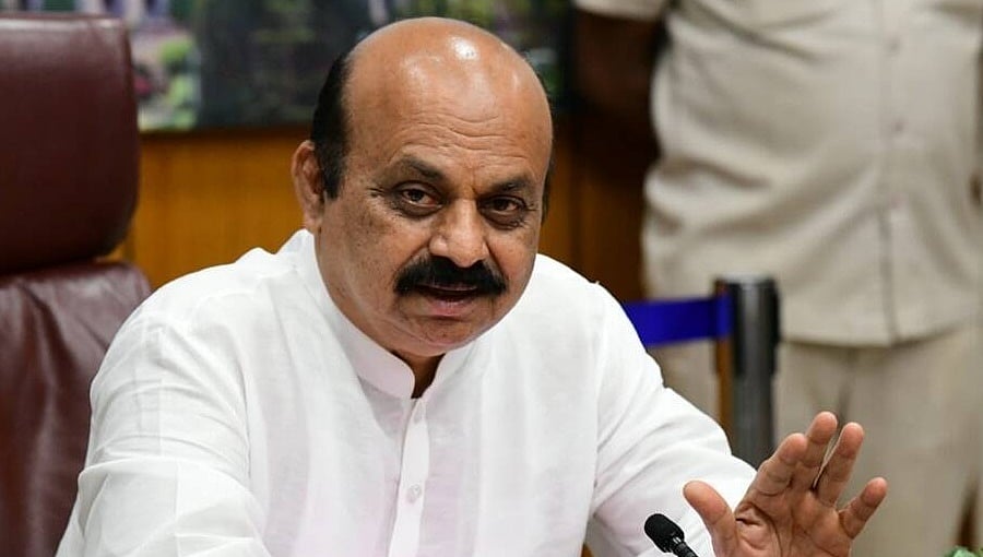 ಡೆಲ್ಟಾಗೆ ನೀಡಲಾಗುತ್ತಿರುವ ಚಿಕಿತ್ಸೆಯನ್ನೇ ಓಮಿಕ್ರಾನ್ ಗೂ ನೀಡಲಾಗುತ್ತದೆ, ಮೂರು ಪ್ರಕರಣ ದಾಖಲಾದರೆ ಅದು ಕ್ಲಸ್ಟರ್ ಹಂತ: ಸಿಎಂ ಬೊಮ್ಮಾಯಿ