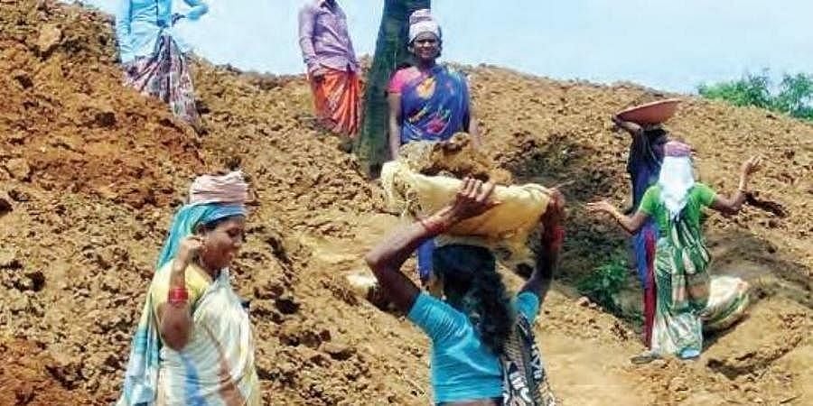 ಕರ್ನಾಟಕದ ಕಾರ್ಮಿಕರಿಗೆ ನರೇಗಾ ವೇತನ ವಿಳಂಬ