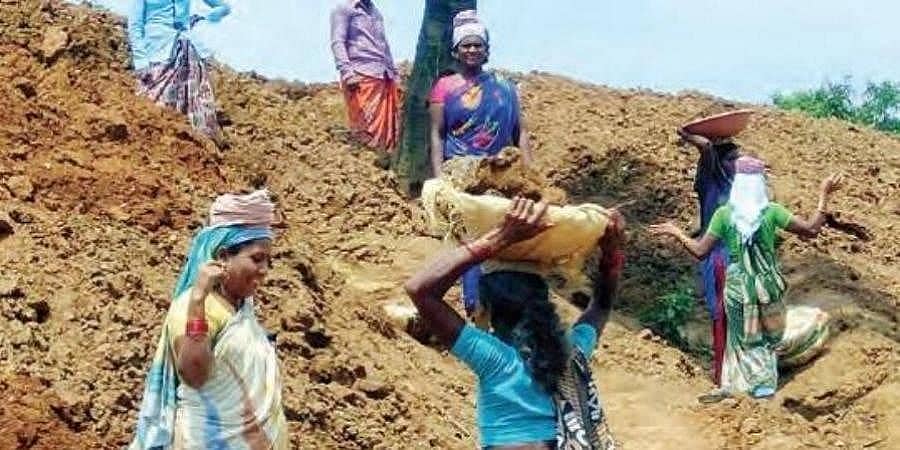ಕರ್ನಾಟಕದ ಕಾರ್ಮಿಕರಿಗೆ ನರೇಗಾ ವೇತನ ವಿಳಂಬ