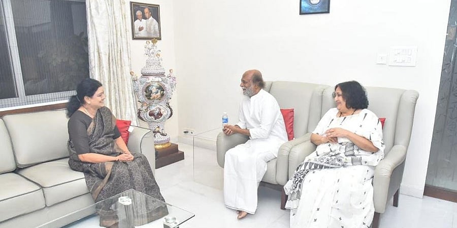 ಚೆನ್ನೈ: ರಜನಿಕಾಂತ್ ಮನೆಗೆ ವಿಕೆ ಶಶಿಕಲಾ ಭೇಟಿ; ಕುತೂಹಲಕ್ಕೆ ಎಡೆ!