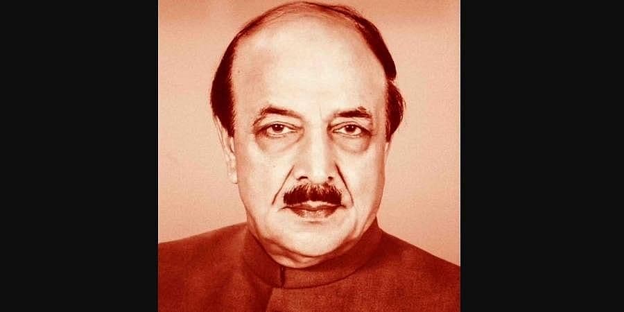 ಸುರೇಂದ್ರ ನಾಥ್- ಪಂಜಾಬ್ ರಾಜ್ಯಪಾಲರಾಗಿದ್ದ ಸುರೇಂದ್ರ ನಾಥ್ ಅವರು 1994ರಲ್ಲಿ 9 ಮಂದಿ ಕುಟುಂಬ ಸದಸ್ಯರೊಡನೆ ಹೆಲಿಕಾಪ್ಟರ್ ನಲ್ಲಿ ಪ್ರಯಾಣಿಸುತ್ತಿದ್ದರು. ಪರ್ವತಕ್ಕೆ ಡಿಕ್ಕಿ ಹೊಡೆದು ಅಪಘಾತ ಸಂಭವಿಸಿ ಎಲ್ಲರೂ ಮೃತಪಟ್ಟಿದ್ದರು.
