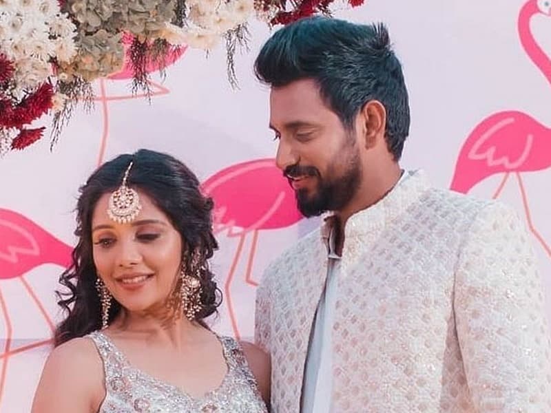 ಮದುವೆಗೆ ಮುನ್ನ ನಡೆದ ಮೆಹಂದಿ ಶಾಸ್ತ್ರದಲ್ಲಿ ನವ ವಧು-ವರ