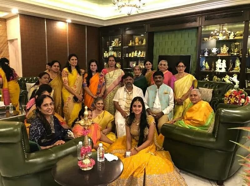 ಐಶ್ವರ್ಯಾ ಕೆಫೆ ಕಾಫಿ ಡೇ ಸ್ಥಾಪಕ ಸಿದ್ಧಾರ್ಥ್ ಹೆಗಡೆ ಮಗ ಅಮರ್ಥ್ಯ ಜೊತೆ ದಾಂಪತ್ಯ ಜೀವನಕ್ಕೆ ಕಾಲಿಡುತ್ತಿದ್ದಾರೆ.