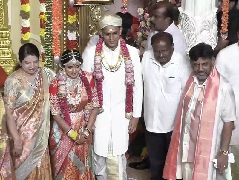ಐಶ್ವರ್ಯ-ಅಮರ್ಥ್ಯ ಮದುವೆ ಫೋಟೋಗಳು