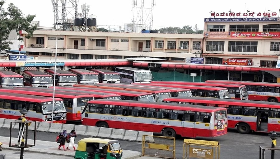 ಮುಷ್ಕರ ಮುಂದುವರಿಕೆಗೆ ಪ್ರಚೋದನೆ: 88 ಸಿಬ್ಬಂದಿಗೆ ಕೆಎಸ್ ಆರ್ ಟಿಸಿಯಿಂದ ವರ್ಗಾವಣೆ ಆದೇಶ