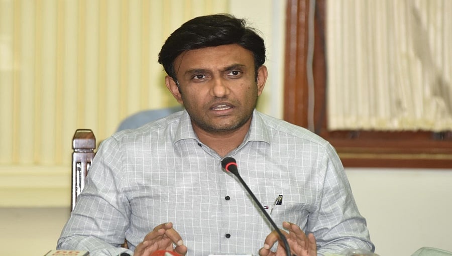 ಕೊರೋನಾ ನಿಯಂತ್ರಣಕ್ಕೆ ನಿಬಂಧನೆ ಹಾಕಿಕೊಳ್ಳೋಣ, ಲಾಕ್ ಡೌನ್ ಯಾಕೆ?: ಡಾ. ಕೆ.ಸುಧಾಕರ್