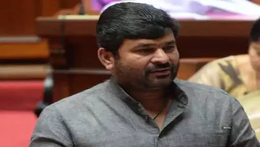 ಮಾಜಿ ಸಚಿವ ವಿನಯ ಕುಲಕರ್ಣಿ ಸೋದರನ ಕಾರು ಅಪಘಾತ: ಇಬ್ಬರು ಸಾವು