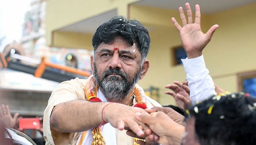 'ಕನಕಪುರದಲ್ಲಿ ಕಳ್ಳ ಮಾಲು ಮಾರುತ್ತಿದ್ದ ಮಹಾನಾಯಕನ ಸಂಪತ್ತಿನ ಮೂಲ ಹುಡುಕುವಿರಾ!?'