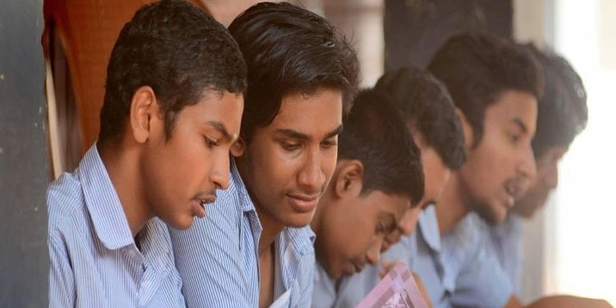 ಪರೀಕ್ಷೆಗೂ ಮುನ್ನ ಕೊರೋನಾ ಲಸಿಕೆ ನೀಡಿ: ಸರ್ಕಾರಕ್ಕೆ ಬೆಂಗಳೂರು ವಿದ್ಯಾರ್ಥಿಗಳ ಸಮುದಾಯ ಆಗ್ರಹ