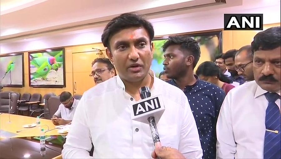 ಬೆಡ್ ನೀಡದ ಖಾಸಗಿ ಆಸ್ಪತ್ರೆಗಳನ್ನು ಸರ್ಕಾರದ ವಶಕ್ಕೆ ಪಡೆಯಲಾಗುವುದು: ಸಚಿವ ಸುಧಾಕರ್