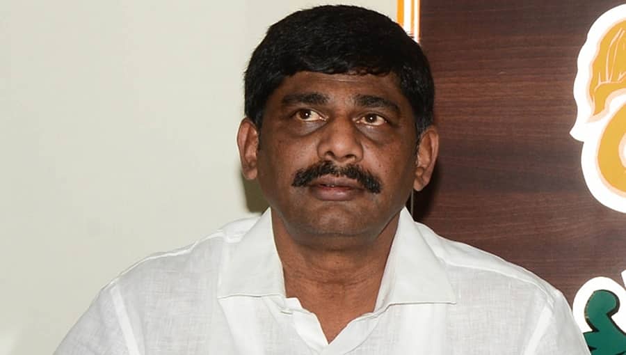 ಶವಸಂಸ್ಕಾರ ನಡೆಸಲು ಕೂಡ ಯೋಗ್ಯತೆಯಿಲ್ಲದ ಸರ್ಕಾರ ಇದು-ಕಾಂಗ್ರೆಸ್ ಸಂಸದ ಡಿ ಕೆ ಸುರೇಶ್
