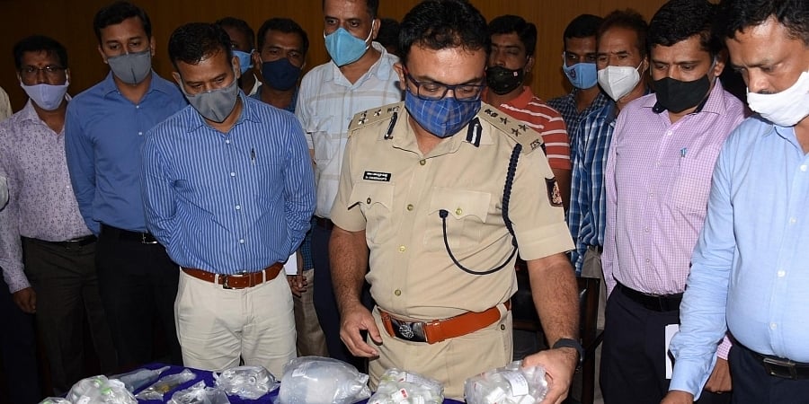 ನಕಲಿ ರೆಮ್ಡೆಸಿವಿರ್ ಔಷಧ ಮಾರಾಟ ಜಾಲ ಬೇಧಿಸಿದ ಮೈಸೂರು ಪೊಲೀಸರು: ಖಾಸಗಿ ಆಸ್ಪತ್ರೆ ನರ್ಸ್ ಬಂಧನ