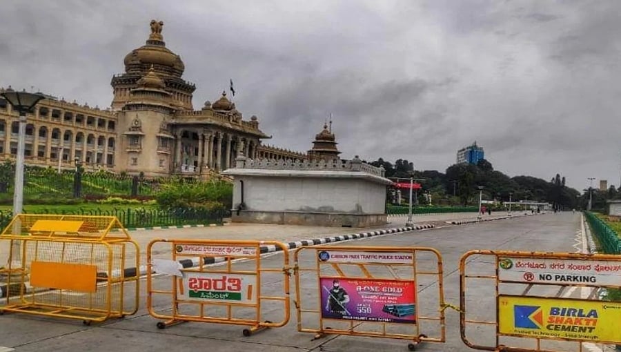 ರಾಜ್ಯದಲ್ಲಿ ನಾಳೆಯಿಂದ ಮೇ 4ರವರೆಗೆ ಕಠಿಣ ನಿರ್ಬಂಧ: ನೈಟ್ ಕರ್ಫ್ಯೂ, ವೀಕೆಂಡ್ ಕರ್ಫ್ಯೂ ಜಾರಿ; ಏನಿರುತ್ತೆ? ಏನಿರಲ್ಲ?