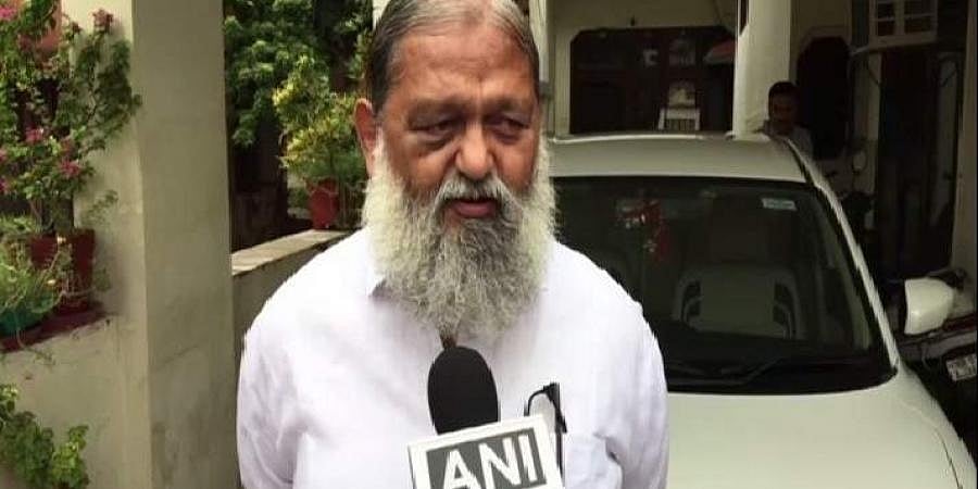 ದೆಹಲಿ ಸರ್ಕಾರದಿಂದ ಆಕ್ಸಿಜನ್ ಟ್ಯಾಂಕರ್ ಲೂಟಿ: ಹರ್ಯಾಣ ಸಚಿವ ಅನಿಲ್ ವಿಜ್ ಆರೋಪ