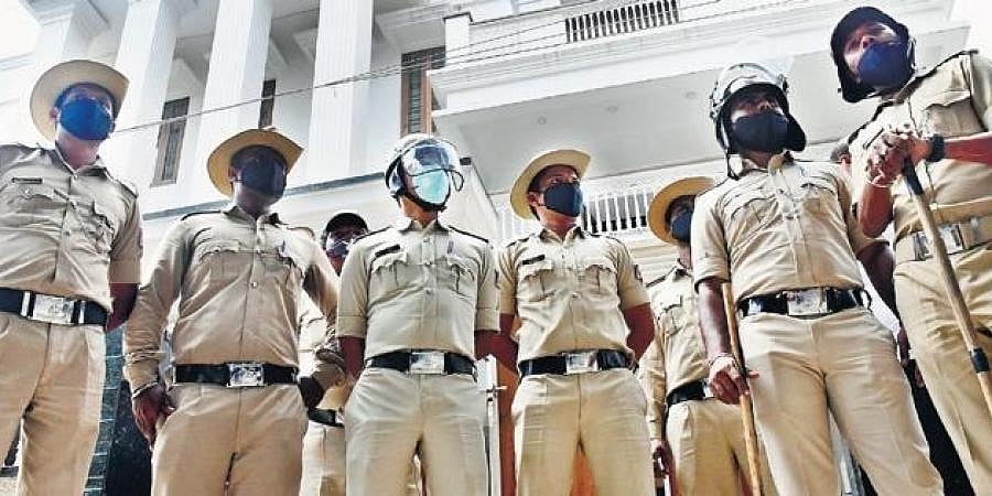 ಒಂದು ವರ್ಷದಲ್ಲಿ ಕರ್ನಾಟಕದ 10 ಸಾವಿರ ಪೊಲೀಸರಿಗೆ ಕೊರೋನಾ ಸೋಂಕು!